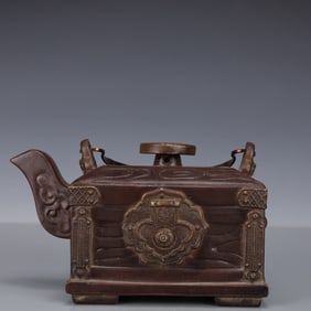 An Exquisite Purple Sands Flower Pattern Teapot