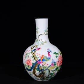 An Exquisite Enamel Flower and Bird Pattern Vase,With Poem