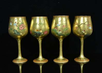 A Set of Fine Gilt Enamel Flower and Bird Pattern Stem Cups,with Poem