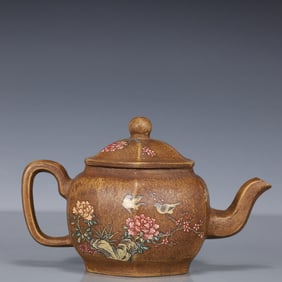 An Exquisite Purple Sands Flower and Bird Pattern Teapot
