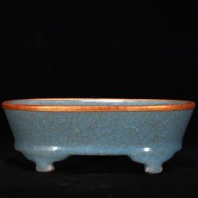An Exquisite Guan yao Blue Glazed Cover with Gold Gilt Woman Pattern Basin,With Poem