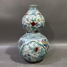 A Rare Doucai Flower and Bird Pattern Gourd-Shaped Vase