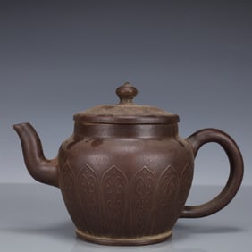 An Exquisite Purple Sands Flower Pattern Teapot