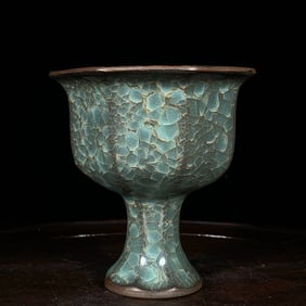 An Exquisite Guan yao Stem Cup