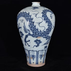A Huge Blue and White Auspicious Cloud and Dragon Pattern Vase