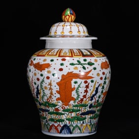 A Huge Wucai Fish and Algae Pattern Cover Jar