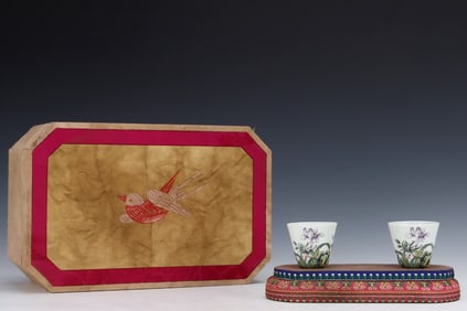 A Pair of Exquisite Enamel Flower Pattern Cups