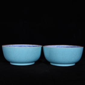 A Pair of Exquisite Famille-Rose Turquoise Glazed Flower Pattern Bowls