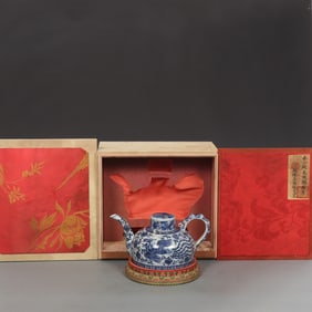 An Exquisite Blue and White Lotus and Phoenix Pattern Ewer