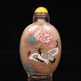 An Exquisite Glass Lotus and Crane Pattern Snuff Bottle