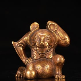 An Exquisite Gilt Bronze Bear Ornament