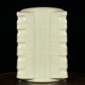 An Exquisite Guan yao White Glazed Cong-Shaped Vase