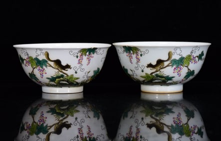 A Pair of Exquisite Famille-Rose Squirrel and Grapes Pattern Bowls