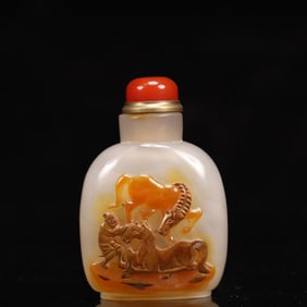 An Exquisite Agate Figure and Horse Pattern Snuff Bottle