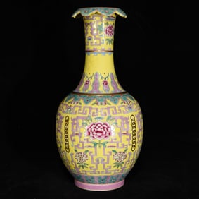 A Rare Famille-Rose Painted Gold Flower Pattern Vase