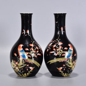 A Pair of Exquisite Black Ground Famille-Rose Flower and Bird Pattern Vases?With Poem