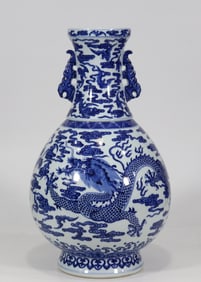 A Huge Blue and White Seawater,Auspicious Cloud and Dragon Pattern Double-Ears Vase