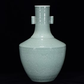 A Huge Celadon Glazed Flower Pattern Double-Ears Vase