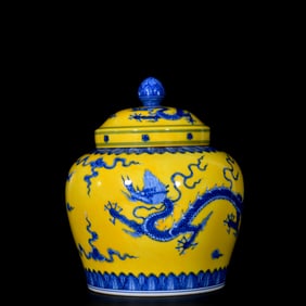 An Exquisite Blue and White Auspicious Cloud and Dragon Pattern Cover Jar