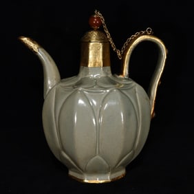 An Exquisite Yue yao Cover with Gilt Bronze Ewer,Inlaid Gems