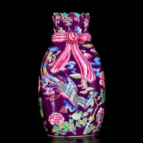 An Exquisite Enamel Flower,Auspicious Cloud and Phoenix Pattern Vase