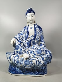 A Rare Blue and White  Flower Pattern Statue of Avalokitesvara
