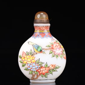 An Exquisite Glass Flower and Bird Pattern Snuff Bottle