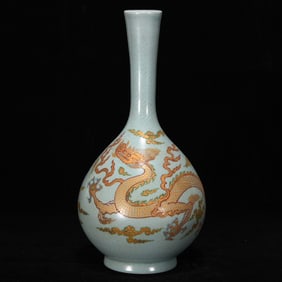 An Exquisite Ru yao Painted Gold Auspicious Cloud and Dragon Pattern Vase
