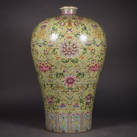 A Rare Green Ground Famille-Rose Painted Gold Lotus,Eight Treasures,Bats and Peach Pattern Vase
