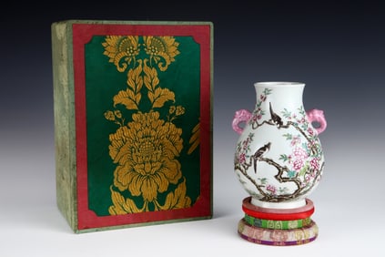 An Exquisite Famille-Rose Flower and Bird Pattern Double-Ears Vase