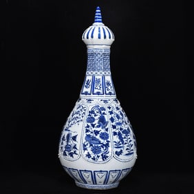 A Huge Blue and White Flower and Bird Pattern Vase