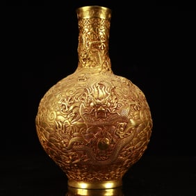 An Exquisite Gilt Bronze Dragon Pattern Vase