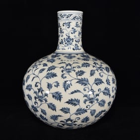 A Huge Blue and White Lotus Pattern Vase