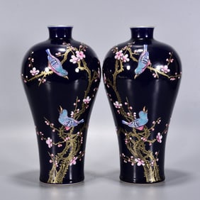 A Pair of Exquisite Ji Blue Glazed Famille-Rose Painted Gold Flower and Bird Pattern Vases