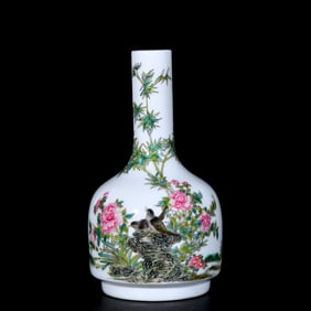 An Exquisite Enamel Flower and Bird Pattern Vase,With Poem