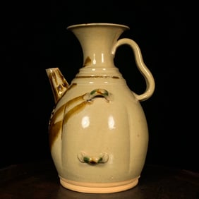 An Exquisite Changsha yao Painted Color Ewer