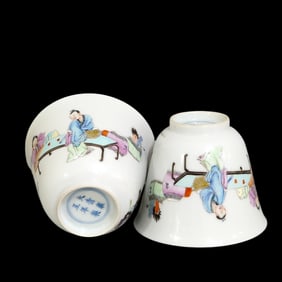 A Pair of Exquisite Character and Story Pattern Cups