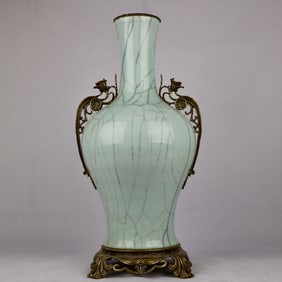 An Exquisite Ge yao Inlaid Bronze Flower Double-Ears Vase