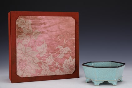 An Exquisite Ru yao Sky Blue Glazed Washer, with an Imperial Poem by Emperor Qianlong