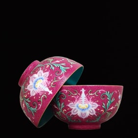 A Pair of Exquisite Ruby Red-Glazed Flower Pattern Bowls