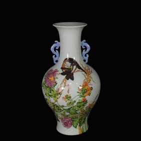 An Exquisite Enamel Flower and Bird Pattern Beast Ears Vase