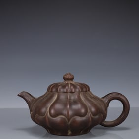 An Exquisite Purple Sands Teapot