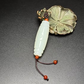 An Exquisite White Jade Dzi Bead