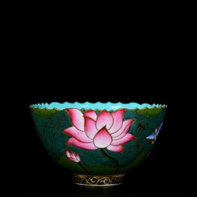 An Exquisite Enamel Painted Gold Lotus Pattern Bowl