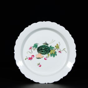 An Exquisite Enamel Vegetables and Fruits Pattern Plate