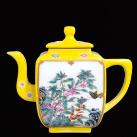 An Exquisite Yellow Glazed Flower and Bird Pattern Teapot