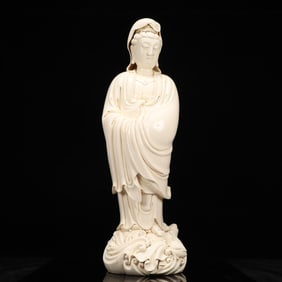 An Exquisite Blance-De-Chine Statue of Avalokitesvara
