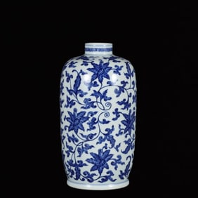 An Exquisite Blue and White Lotus Pattern Vase