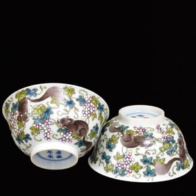 A Pair of Exquisite Squirrel and Grape Pattern Cups