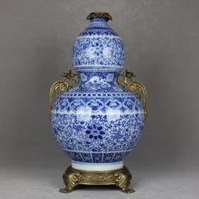 An Exquisite Blue and White Flower Pattern Inlaid Bronze Flower Gourd-Shaped Vase